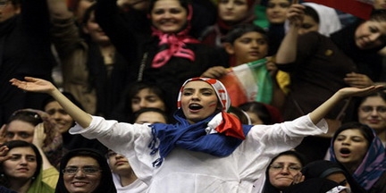 تکذیب خبر حضور زنان در ورزشگاه‌ها از سوی وزارت کشور