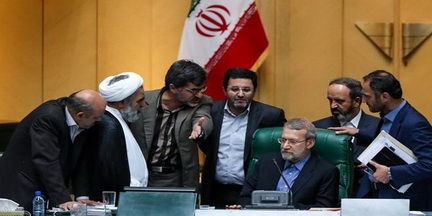 چه کسی گفت “سگ مشایی و احمدی‌نژاد به لاریجانی شرف دارد” !
