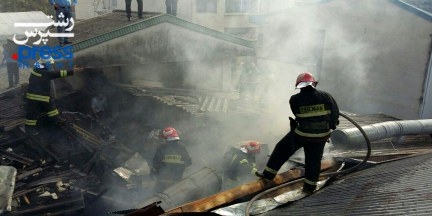 آتش سوزی در گلسار رشت/تلاش ۲۵ آتش نشان در پی آتش سوزی رستوران بارسا